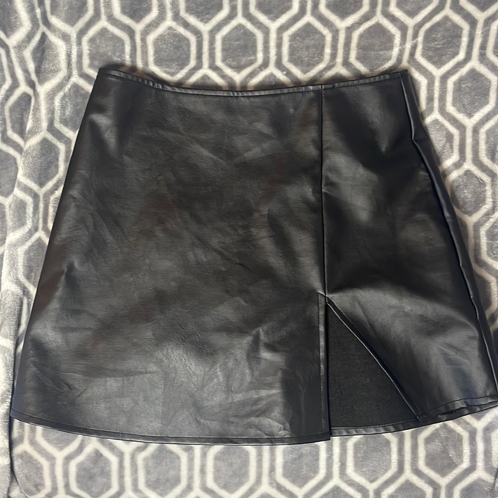 Pleather slit mini skirt, size medium, motel